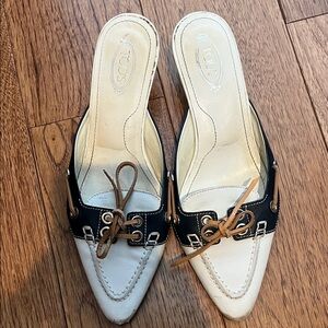 Vintage Jp tods navy and White Slip-On kitten Mule